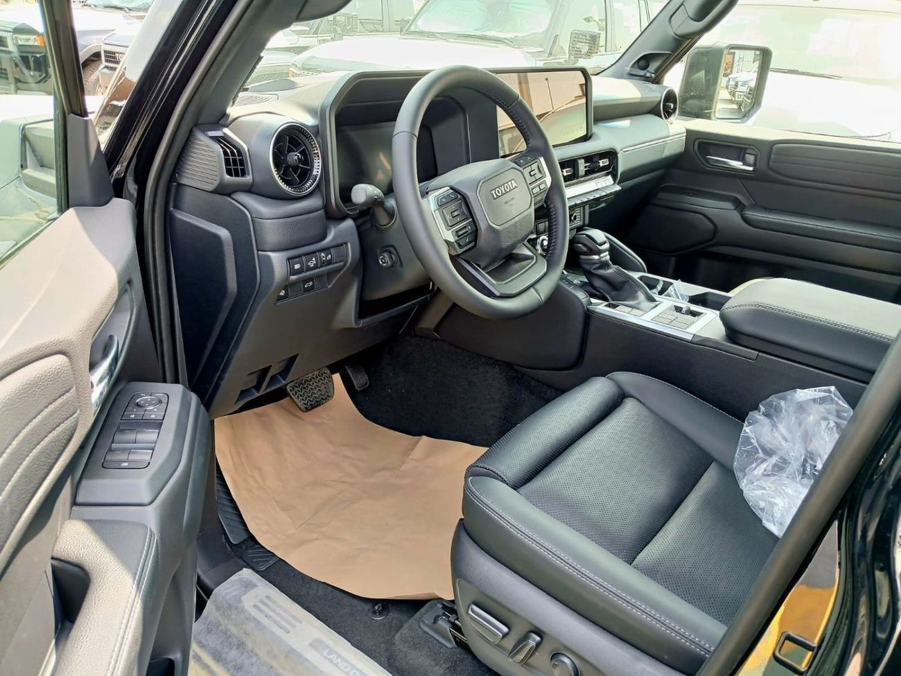 تويوتا برادو تويوتا برادو بنزين 2.4 لتر 2025 بريميوم