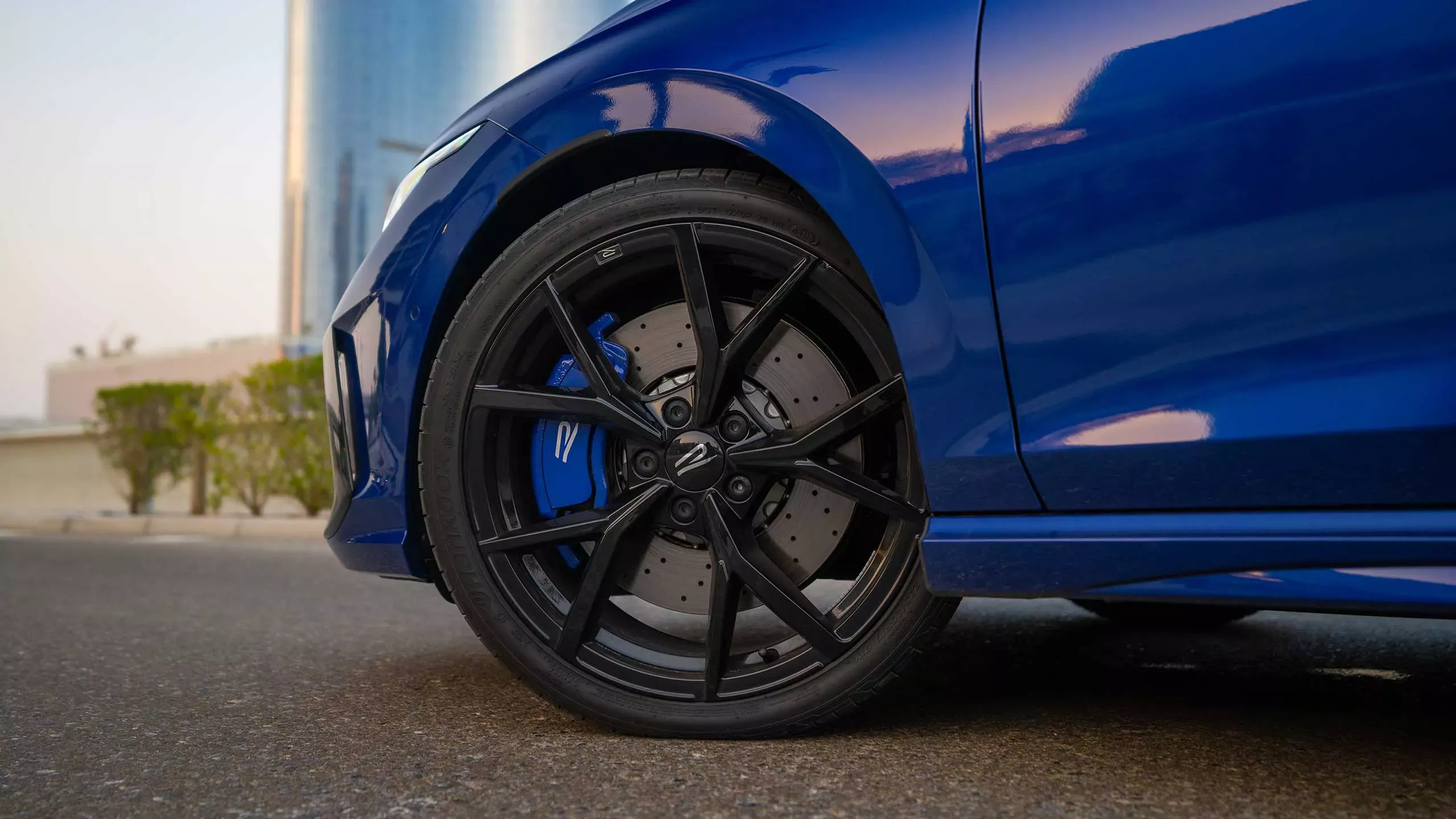 Volkswagen Golf R exterior - Alloy Wheels