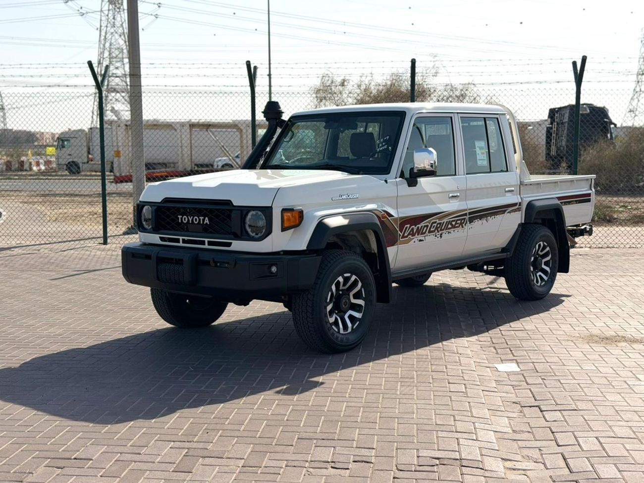تويوتا لاند كروزر بيك آب 2026 LC79 Double Cabin 4,0L petrol Full option Oman spec