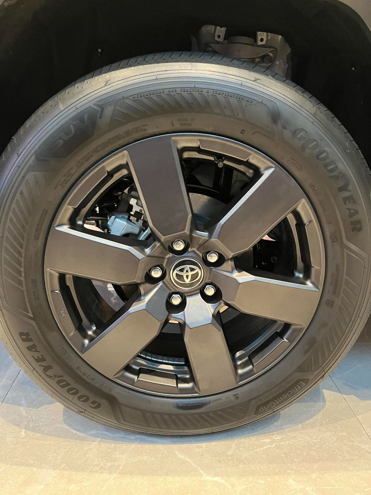 تويوتا راف ٤ Spot inventory