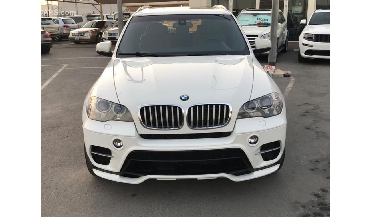 BMW X5 BMW X5 model 2013 GCC car  full option V8  leather seats back camera back air condition cruise contr