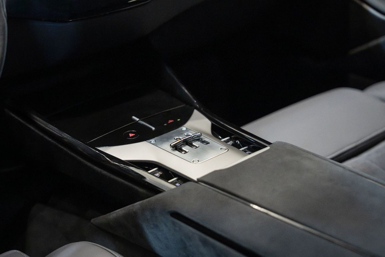 فيراري بوروسانجوي - 2025 | BRAND NEW | 7 YRS SERVICE CONTRACT | 0 KM MILEAGE