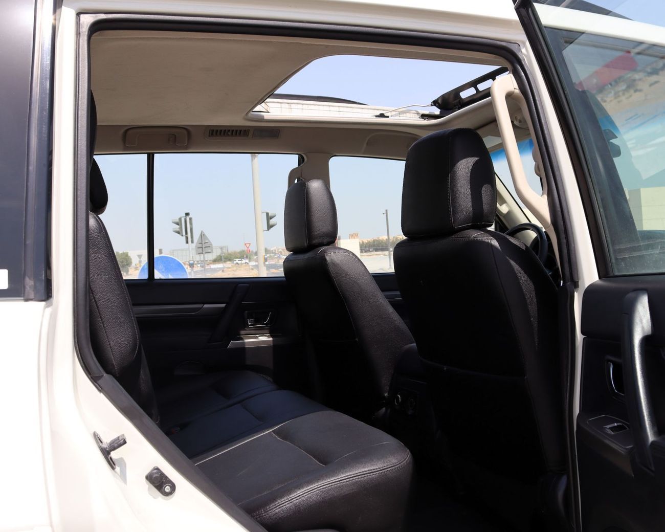 ميتسوبيشي باجيرو ميتسوبيشي باجيرو 2022 خليجى  بحالة ممتازة، مسافة 63,000 كم، بمحرك 3000 سى سى  6 سلندربسعر 67,000 دره