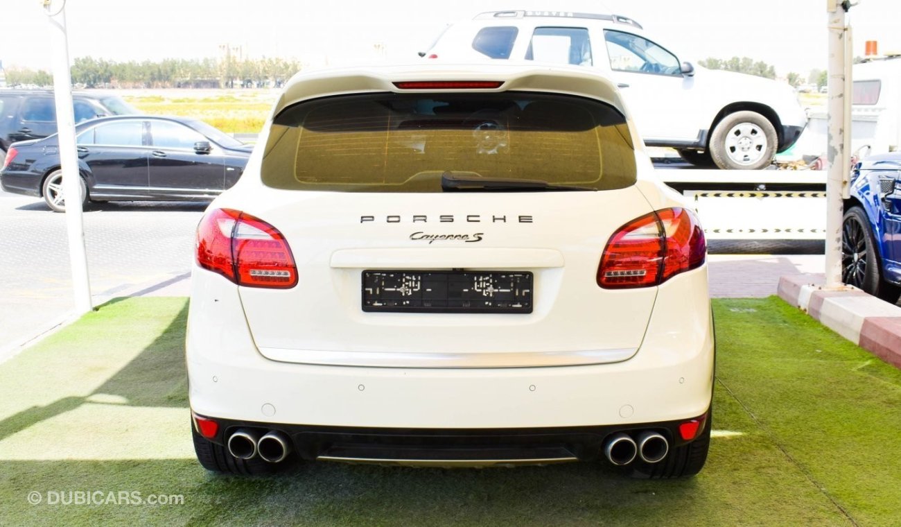 Porsche Cayenne S 4.8 L V8