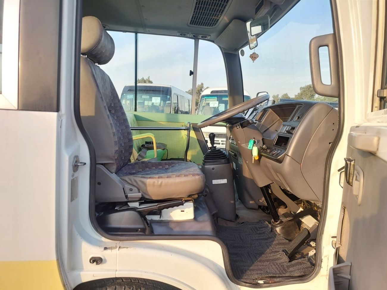 Isuzu Journey ISUZU JOURNEY BUS RHD 2003 MODEL 4.1 L DIESEL MANUAL(PM720009)