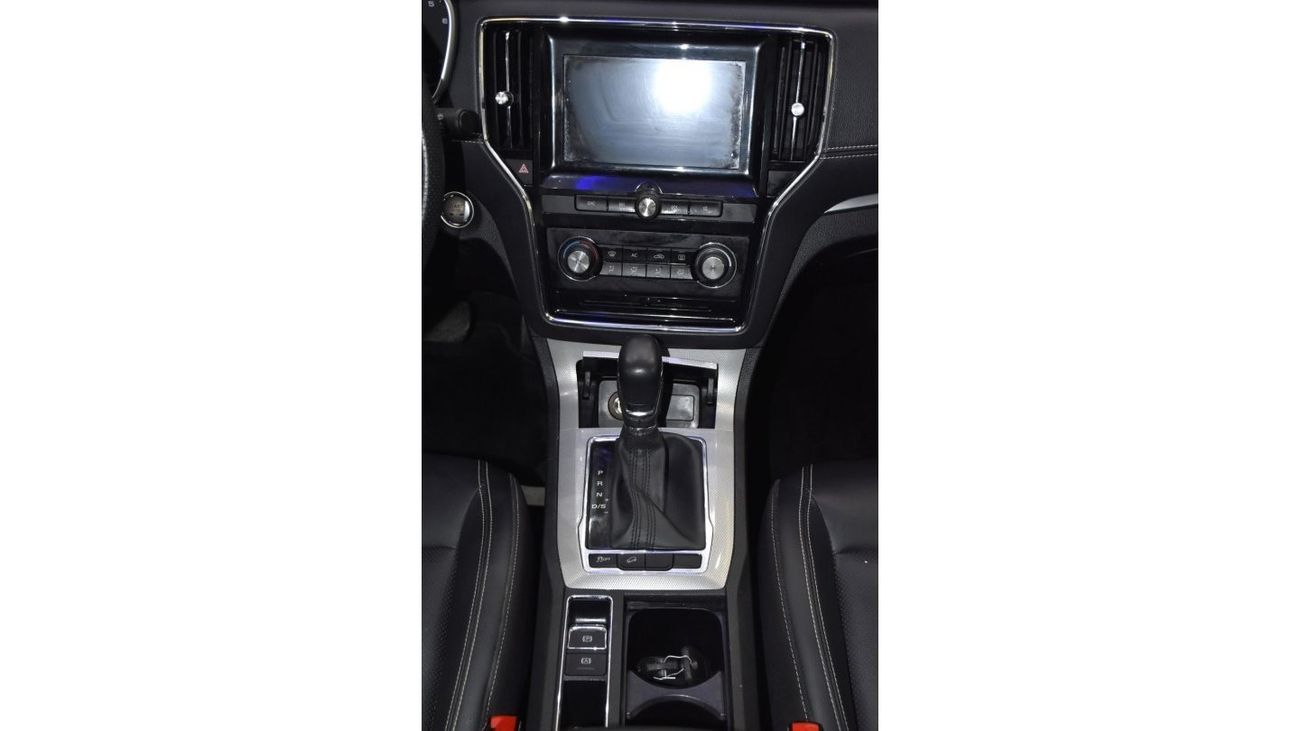 MG RX5 EXCELLENT DEAL for our MG RX5 20T ( 2020 Model ) in Silver Color GCC Specs