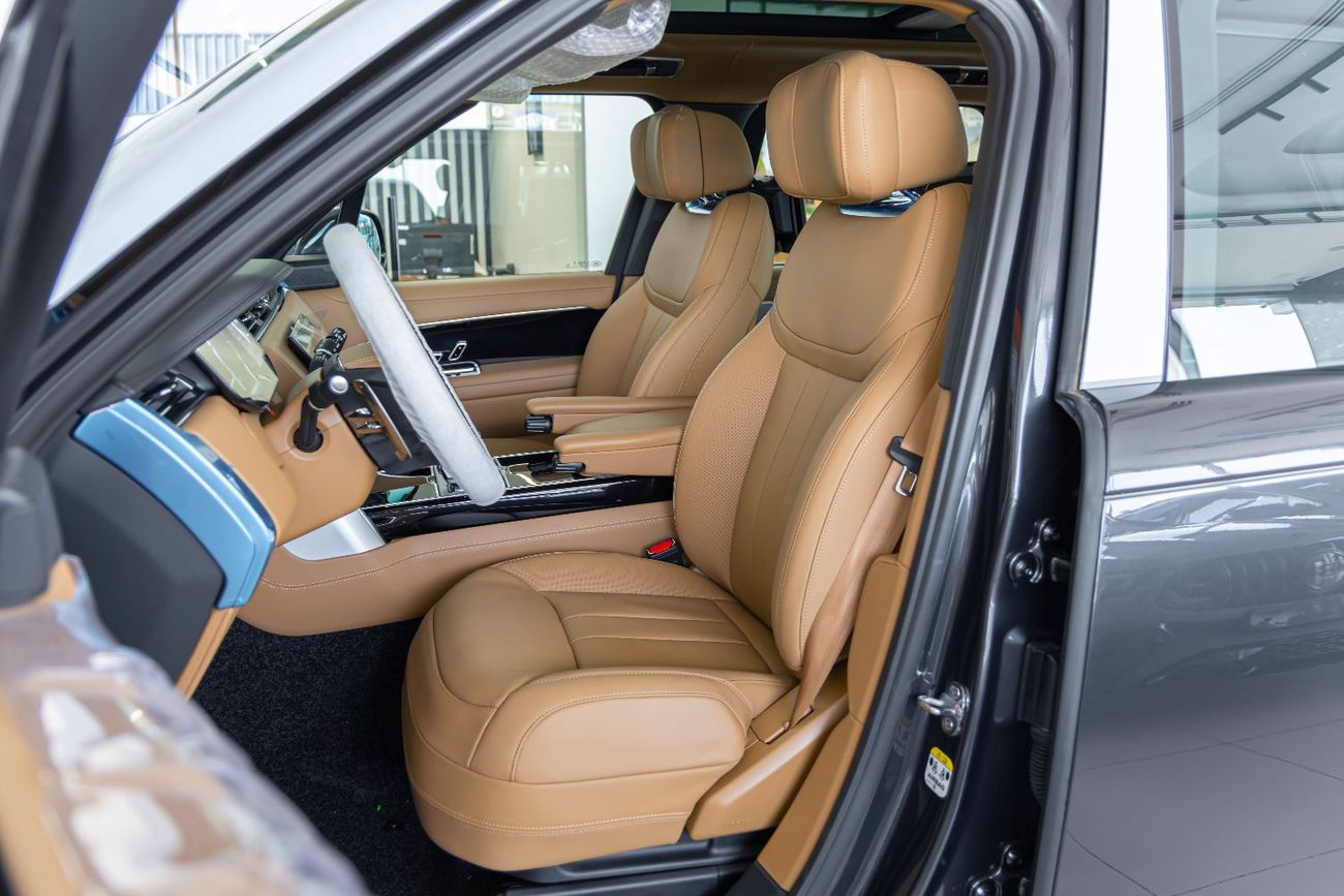 لاند روفر رينج روفر Range Rover Vogue P530 Autobiography |  | GCC Specs | V8 | Full Options | 2026 (Export)