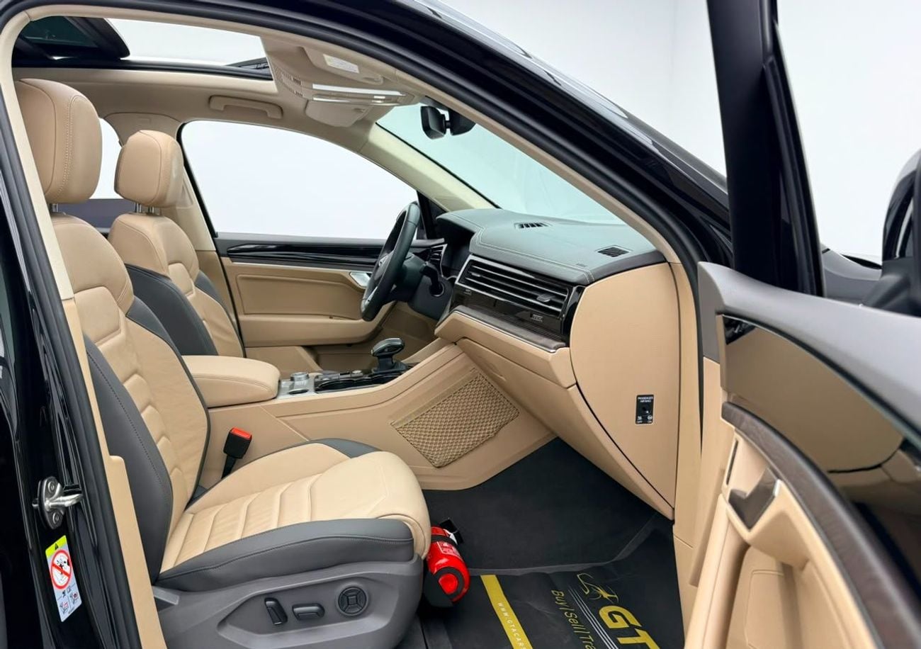 Volkswagen Touareg 2023 Volkswagen Touareg Atmosphere Plus, 2029 VW Warranty + Service Pack, Low Km, Fully Loaded, GCC