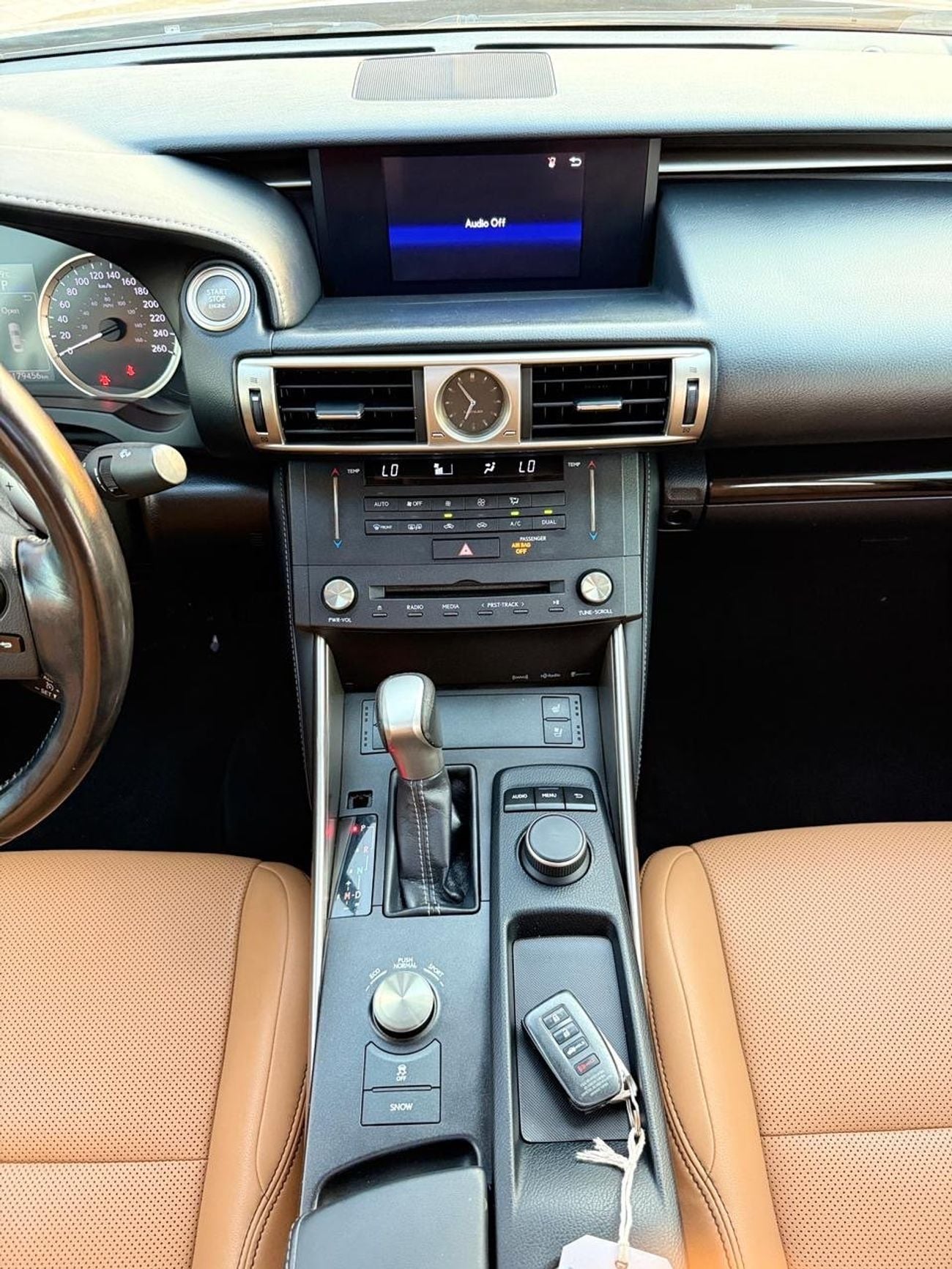 Lexus IS300 AWD (NON GCC) AWD