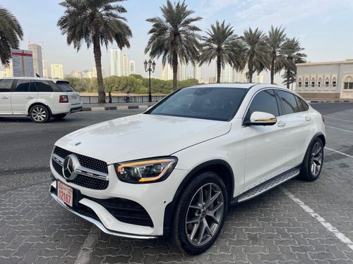 مرسيدس بنز GLC 300 4MATIC 2.0L