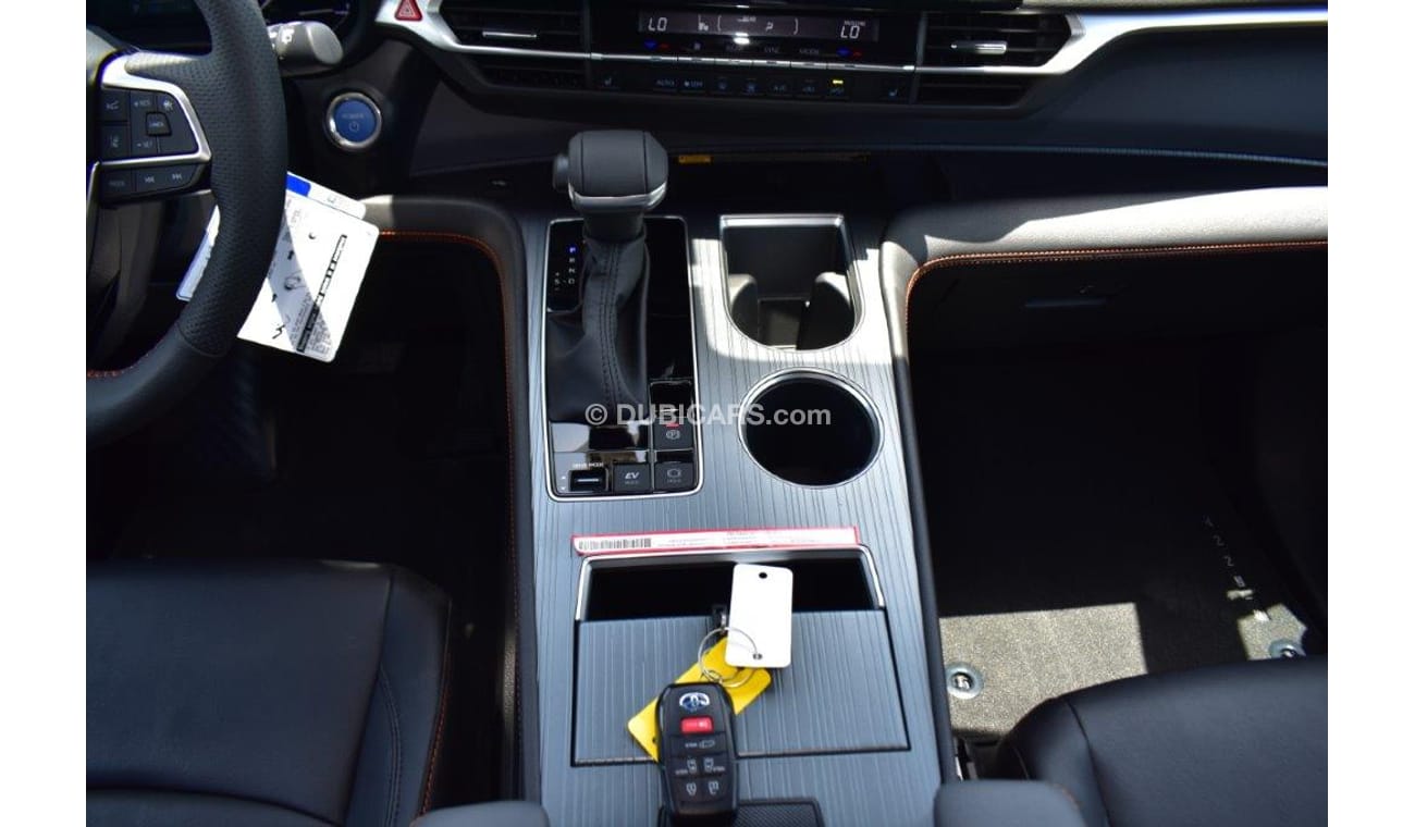 Toyota Sienna Hybrid XSE  2.5L AWD 7-Seater AT