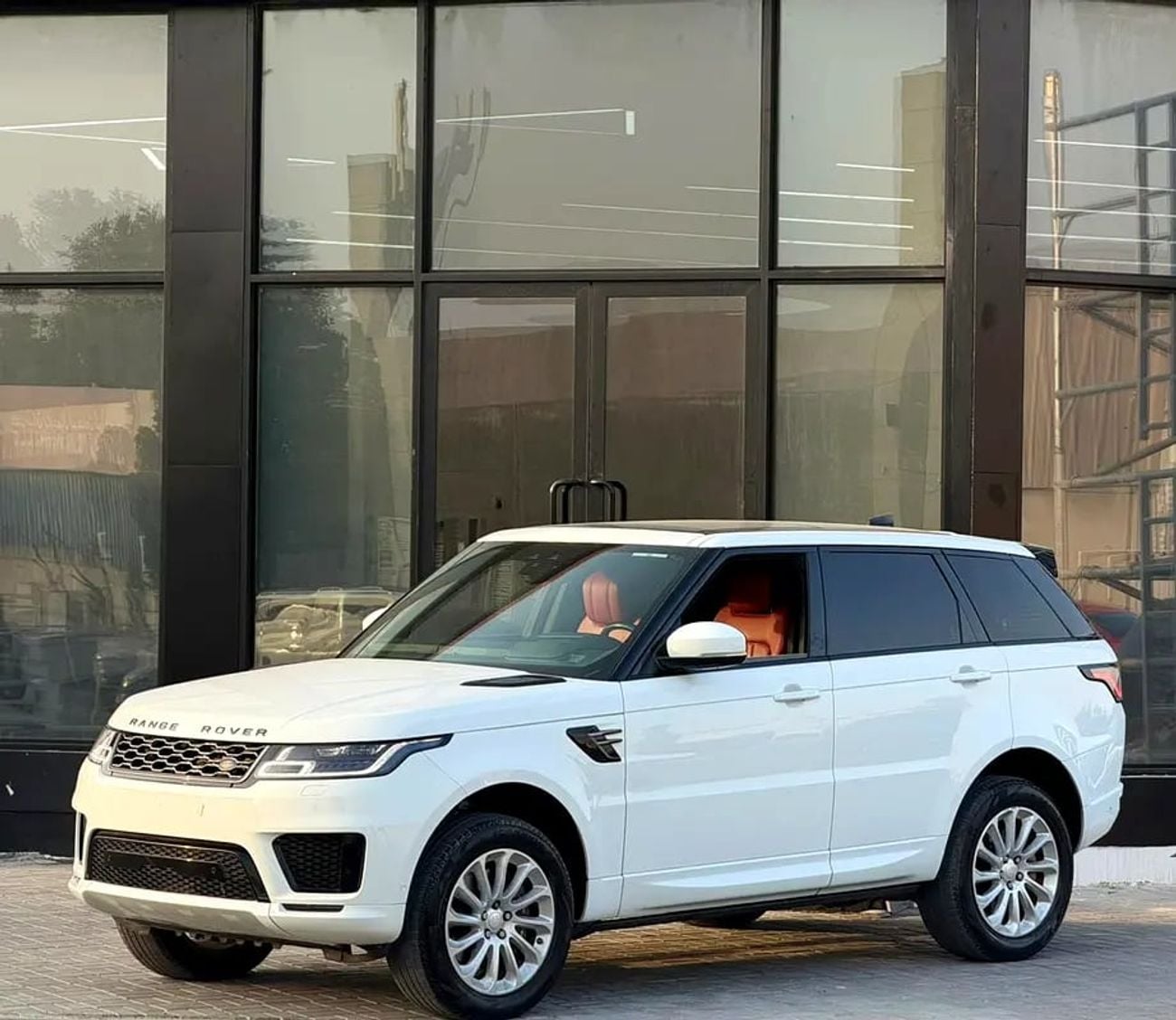 لاند روفر رينج روفر سبورت MORYA JESWANI CARS FOR USED AUTOMOBILE TRADING CO.L.L.C