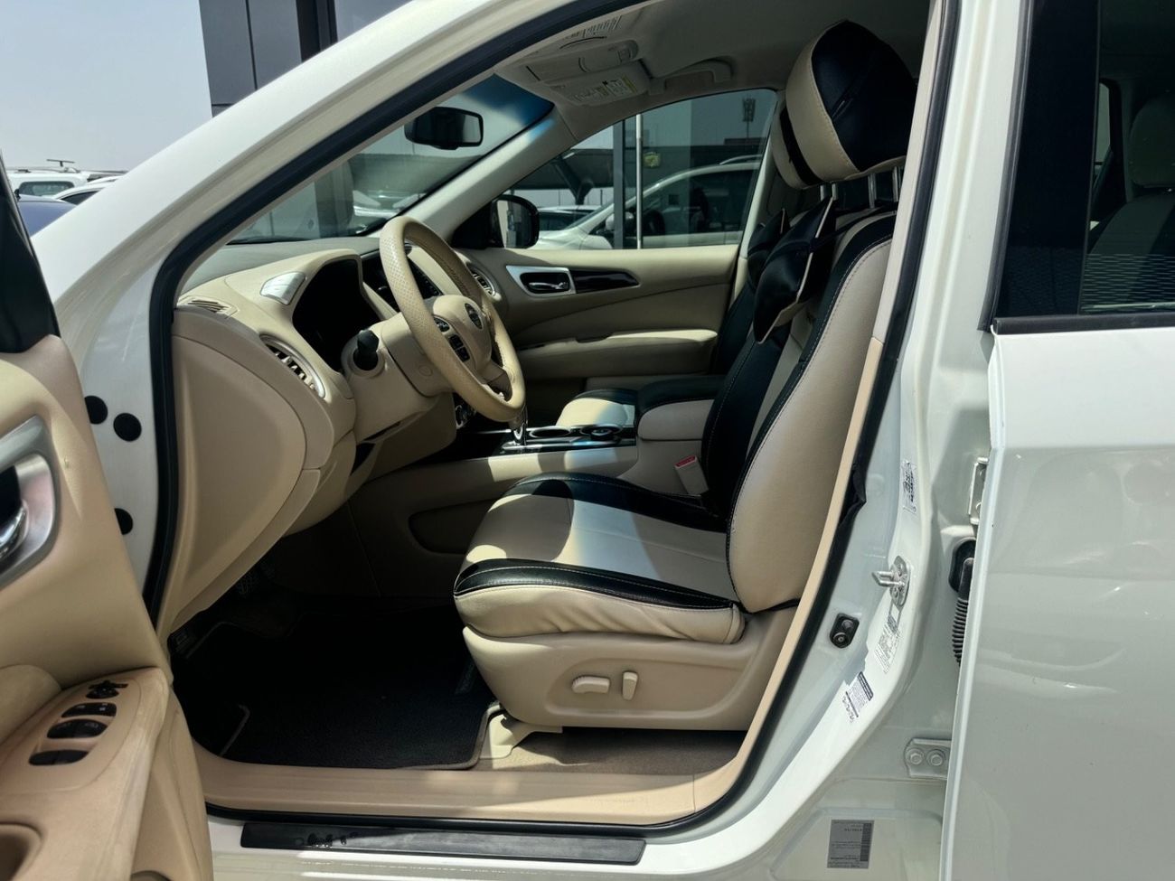 Nissan Pathfinder SV