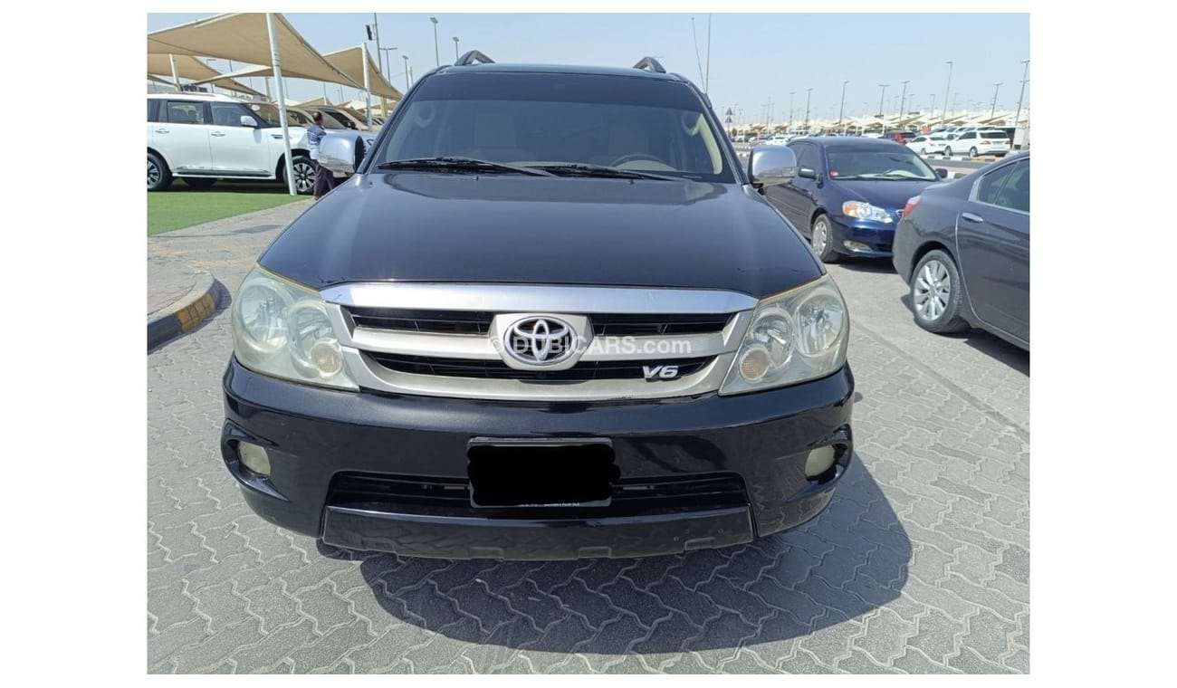 تويوتا فورتونر car in excellent condition with no accidents