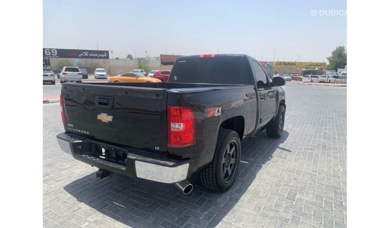 Chevrolet Silverado Model 2008, Gulf, 8 cylinders, automatic transmission, odometer 138000