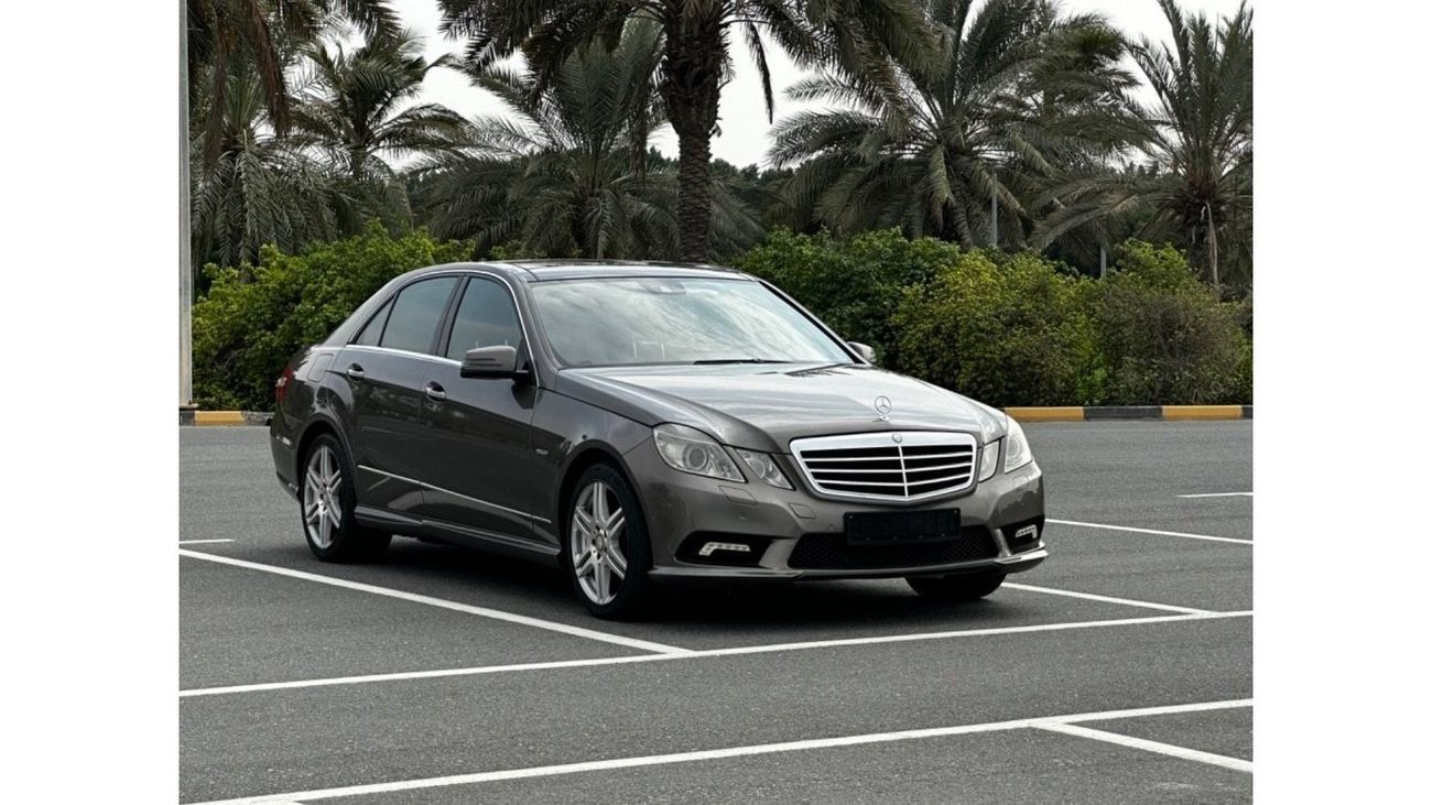 Mercedes-Benz E 250 MODEL 2010 GCC CAR PERFECT CONDITION INSIDE AND OUTSIDE FULL OPTION PANORAMIC ROOF LEATHER SEATS