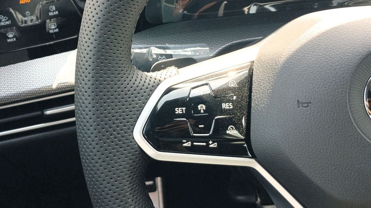 Volkswagen Golf Volkswagen Golf R-line1.5L Petrol Turbo 2024YM