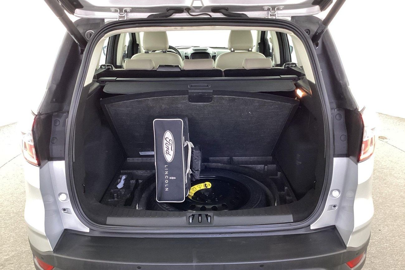 فورد إيسكاب Titanium | National Day Celebration | شامل الضمان | 0 ﺪﻔﻋﺓ ﺃﻮﻟﻯ