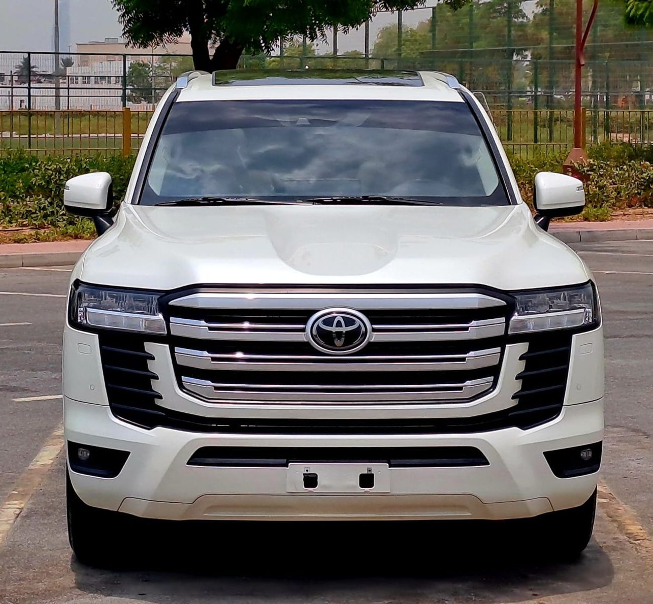 Toyota Land Cruiser GXR 4.0L 2022 4.0L FULL OPTION (3270/-MONTHLY)