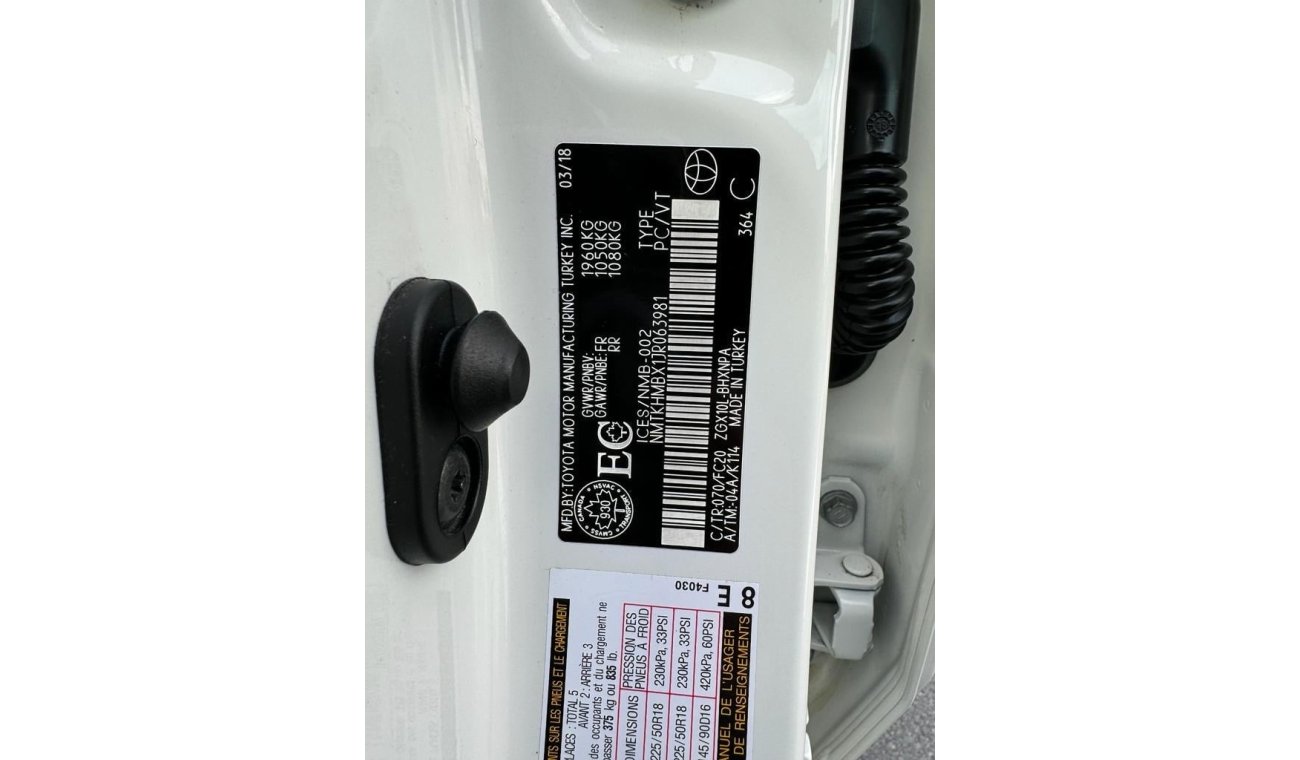 Toyota CHR 2018 PUSH START 2.0L AWD CANADA SPEC