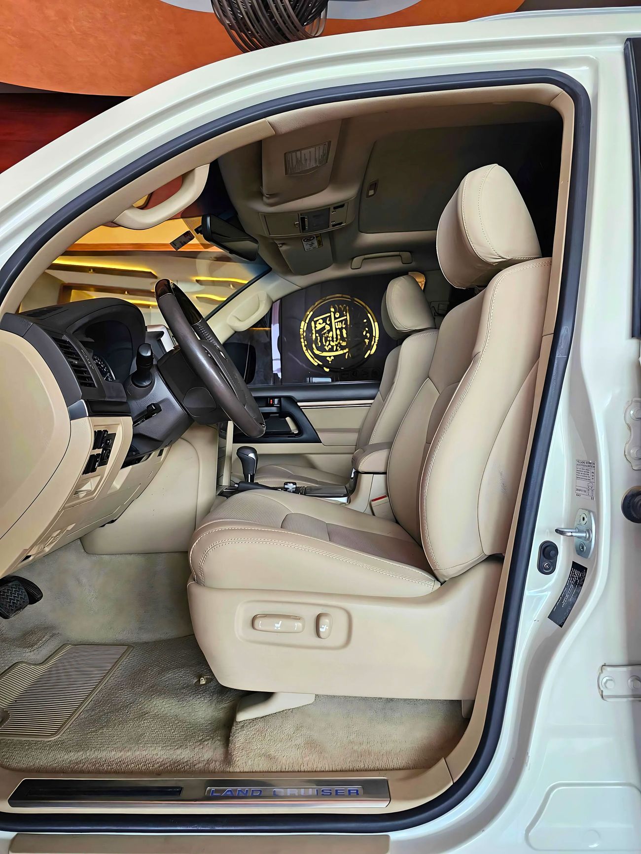 Toyota Land Cruiser GXR V6/ SUNROOF/ WARANTY/ FSH/ SINGLE USER/ LEATHER/ FREE REGISTERATION/ 2266 MONTHLY /LOT#20936