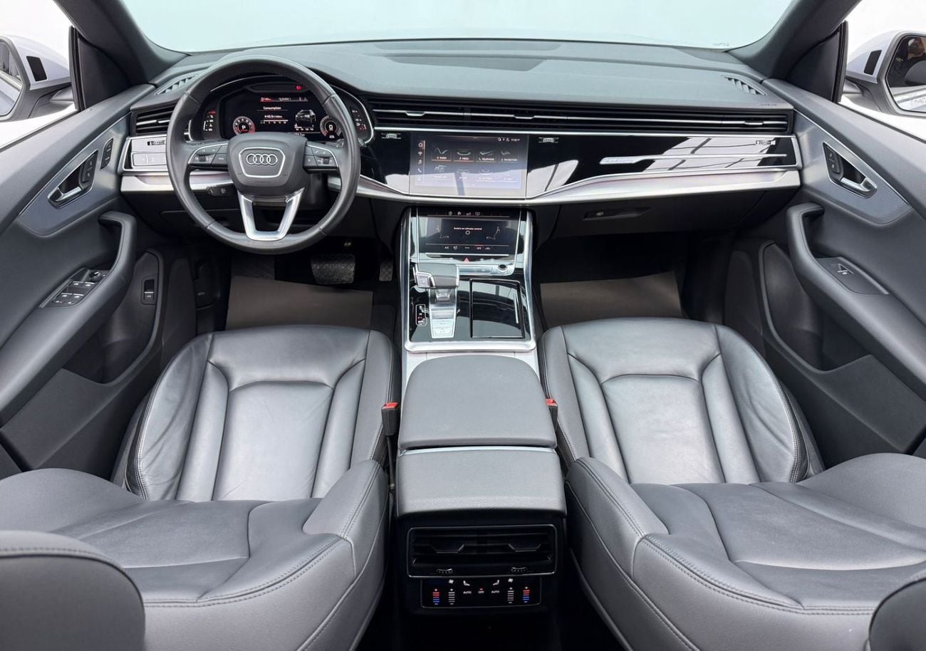 Audi Q8 55 TFSI quattro S-Line 3.0L (340 HP) 2020 Audi Q8 55 TFSI Quattro S-Line Black Edition, Warranty, Fu