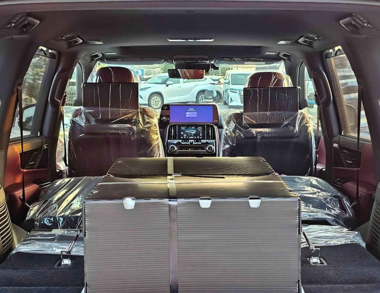 لكزس LX 700h HYBRID URBAN/3.5L PETROL/RADAR/SUNROOF/LEATHER WITH POWER SEATS/FULL OPTION (CODE # LX7HV)