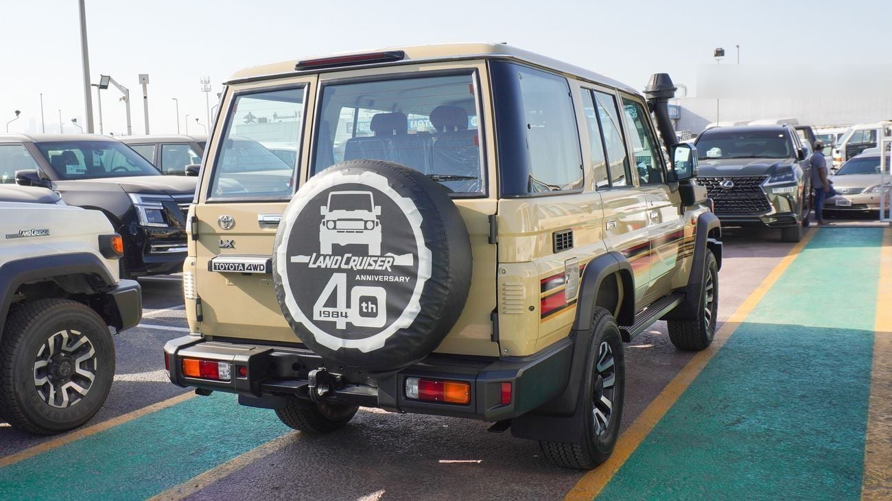 Toyota Land Cruiser 70 LC76 LX LX 2.8L Diesel A/T