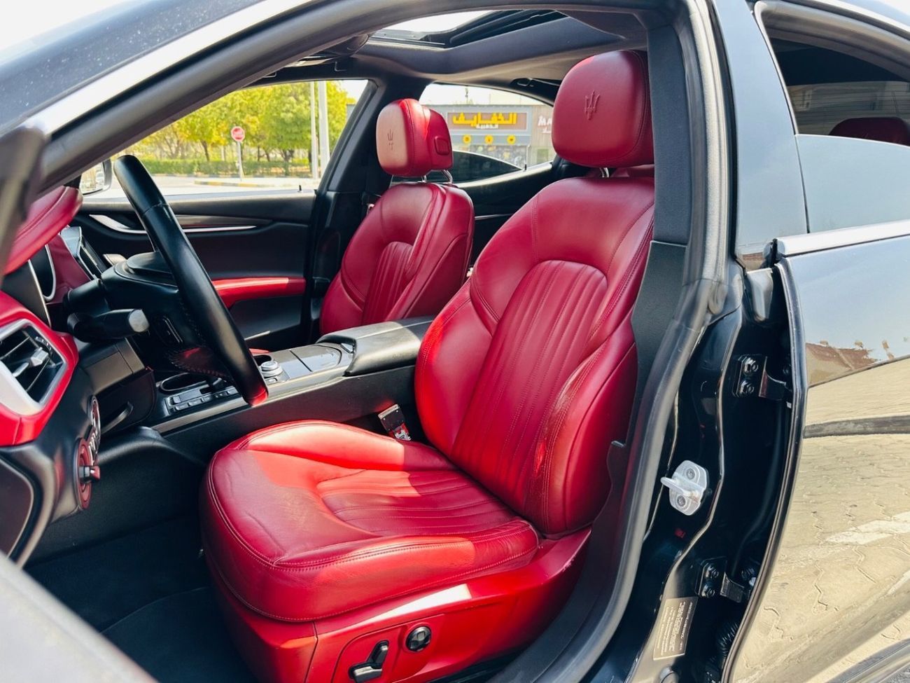 مازيراتي جيبلي 3.0T V6 Modena