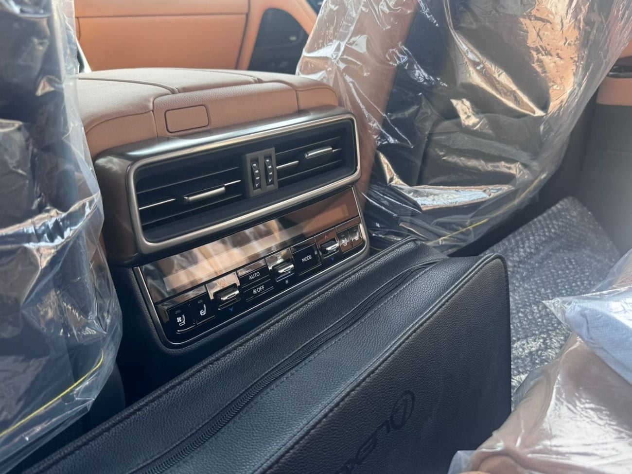 لكزس LX 600 SIGNATURE
