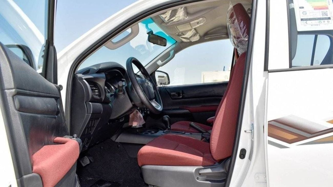 Toyota Hilux HILUX 2.7L AT PETROL 2024 MED OPTION