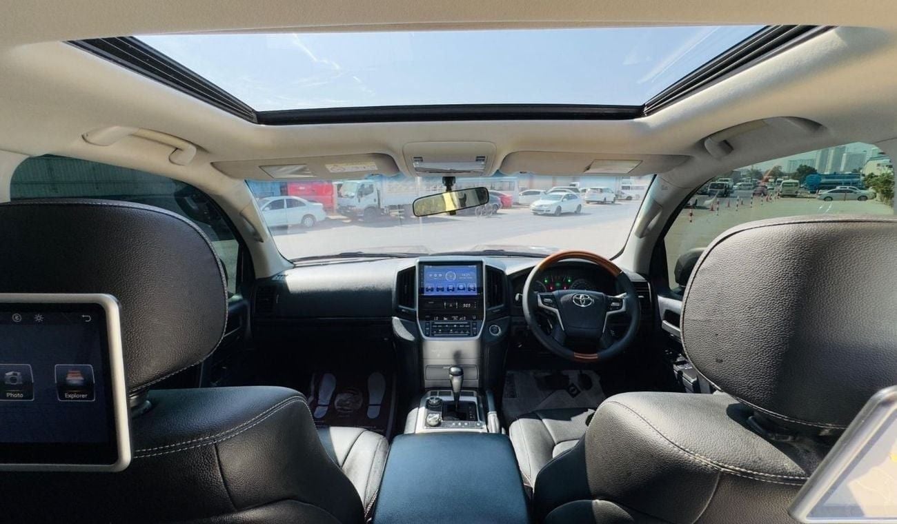 تويوتا لاند كروزر PREMIUM SAHARA BODY KIT INSTALLED | 4.5L DIESEL ENGINE | RHD