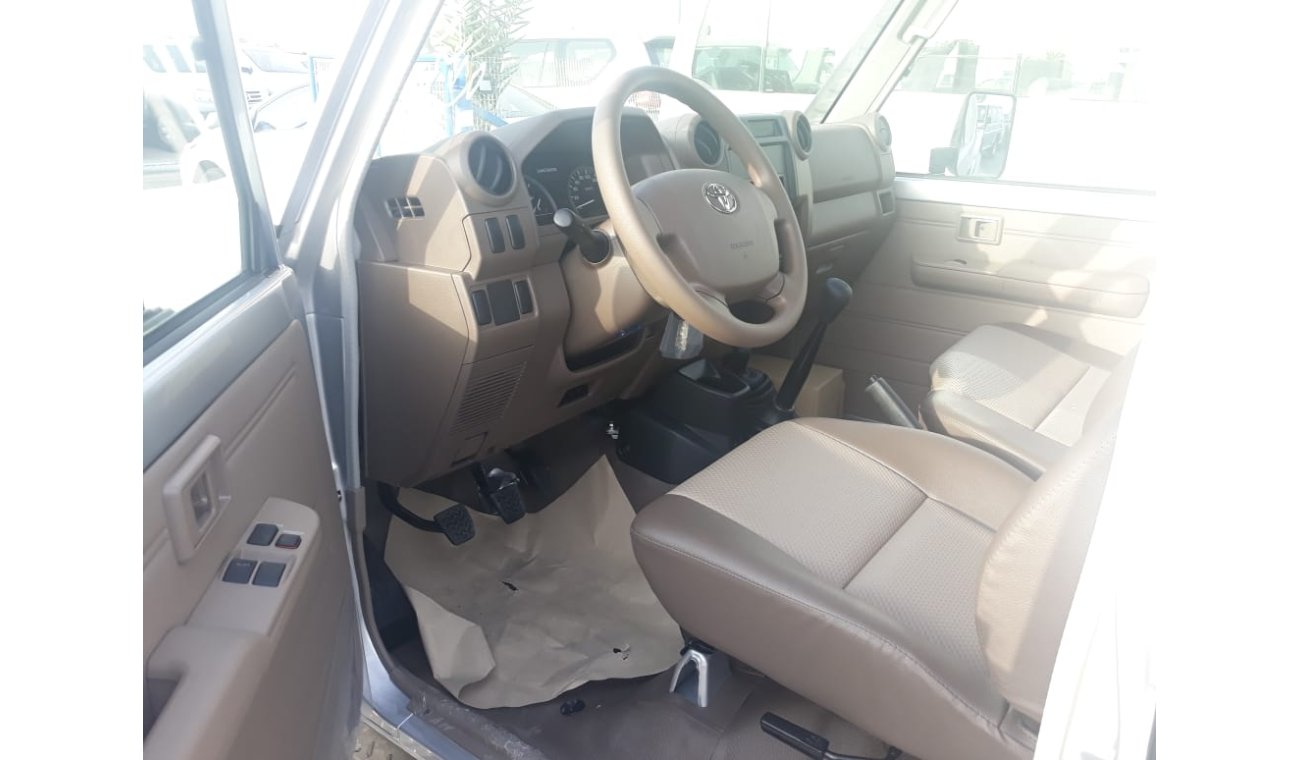 Toyota Land Cruiser Pick Up Diesel 4.2L WITH POWER WINDOW AND GOOD OPTIONS