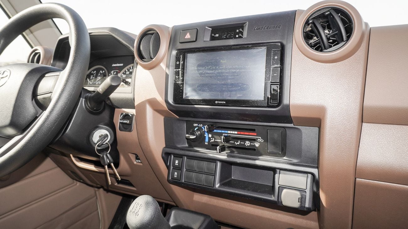 تويوتا لاند كروزر بيك آب 4.0L V6 Single Cabin M/T