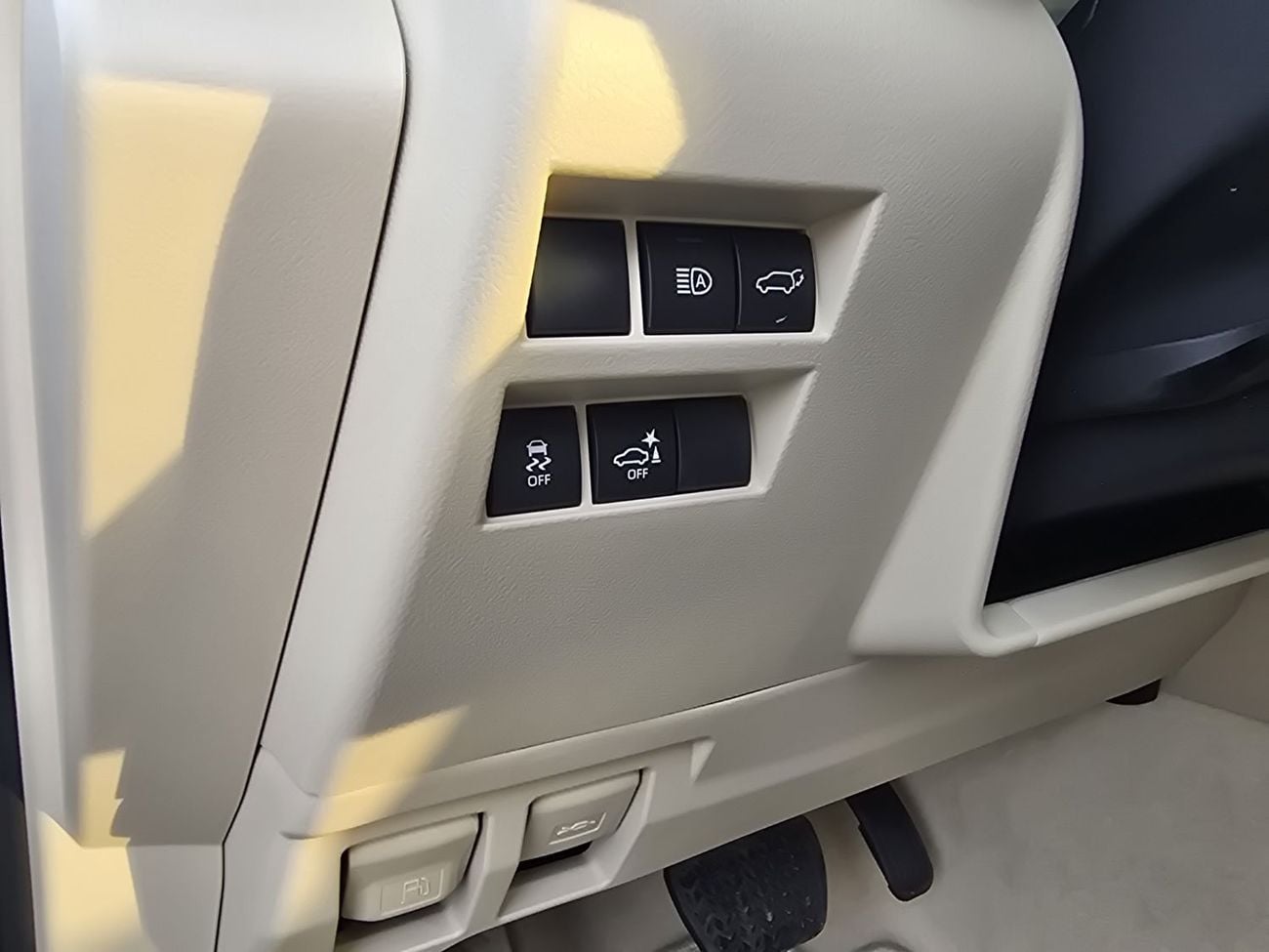 Toyota Land Cruiser Toyota Land Cruiser VXR 4.0l A/T 4WD With radar GCC Black color 2026 Model