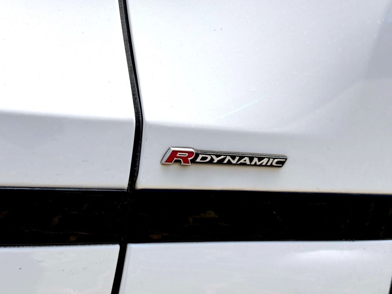 لاند روفر رينج روفر فيلار R-DYNAMIC HSE AED 3,000 P.M | 0% DOWN PAYMENT | RANGE ROVER VELAR P300 HSE R-DYNAMIC