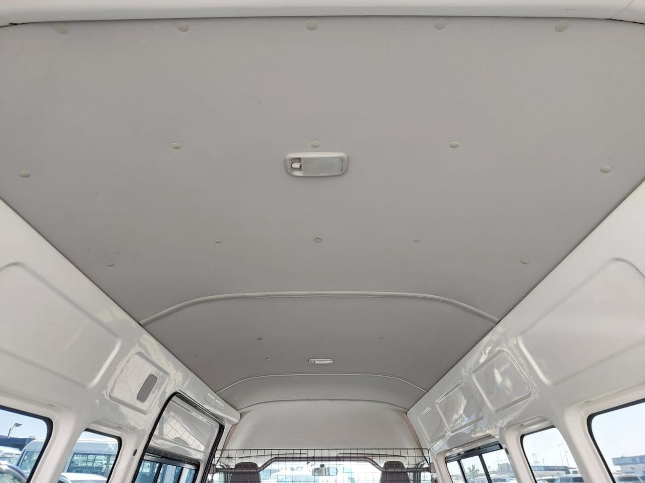 Toyota Hiace TOYOTA HIACE VAN RHD 2010 MODEL 3.0 L DIESEL AUTOMATIC(PM06521)