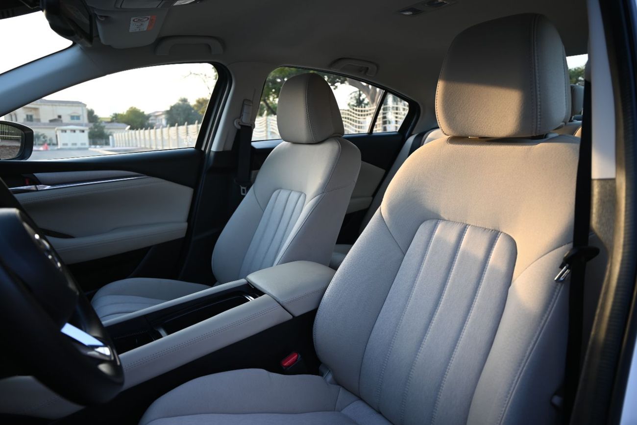 Mazda 6 V 2.5L (184 HP) EMI 920 AED - ACCIDENT FREE - MAZDA 6 V-GRADE 2022 - LOW MILEAGE - MINT CONDITION - 