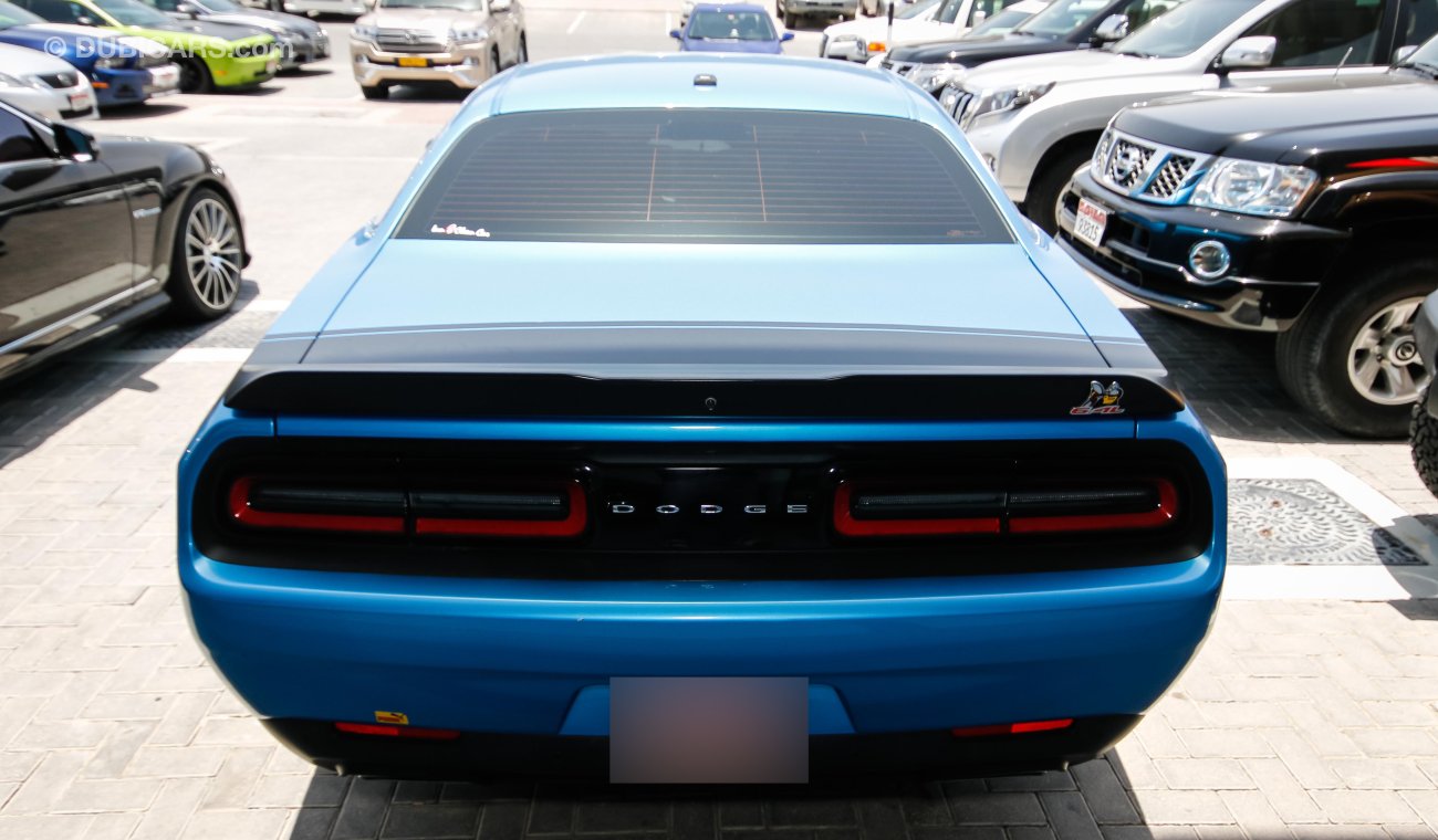 Dodge Challenger 6.4L