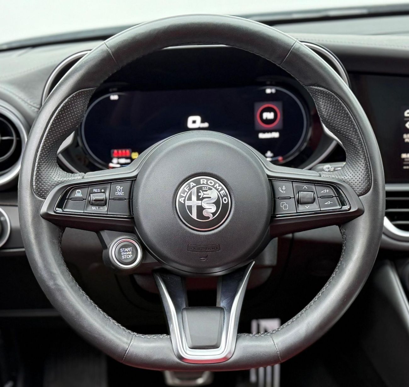 ألفا روميو جوليا 2024 Alfa Romeo Giulia Veloce Q2 MCA, 2028 Agency Warranty  Service Contract, Agency FSH, GCC