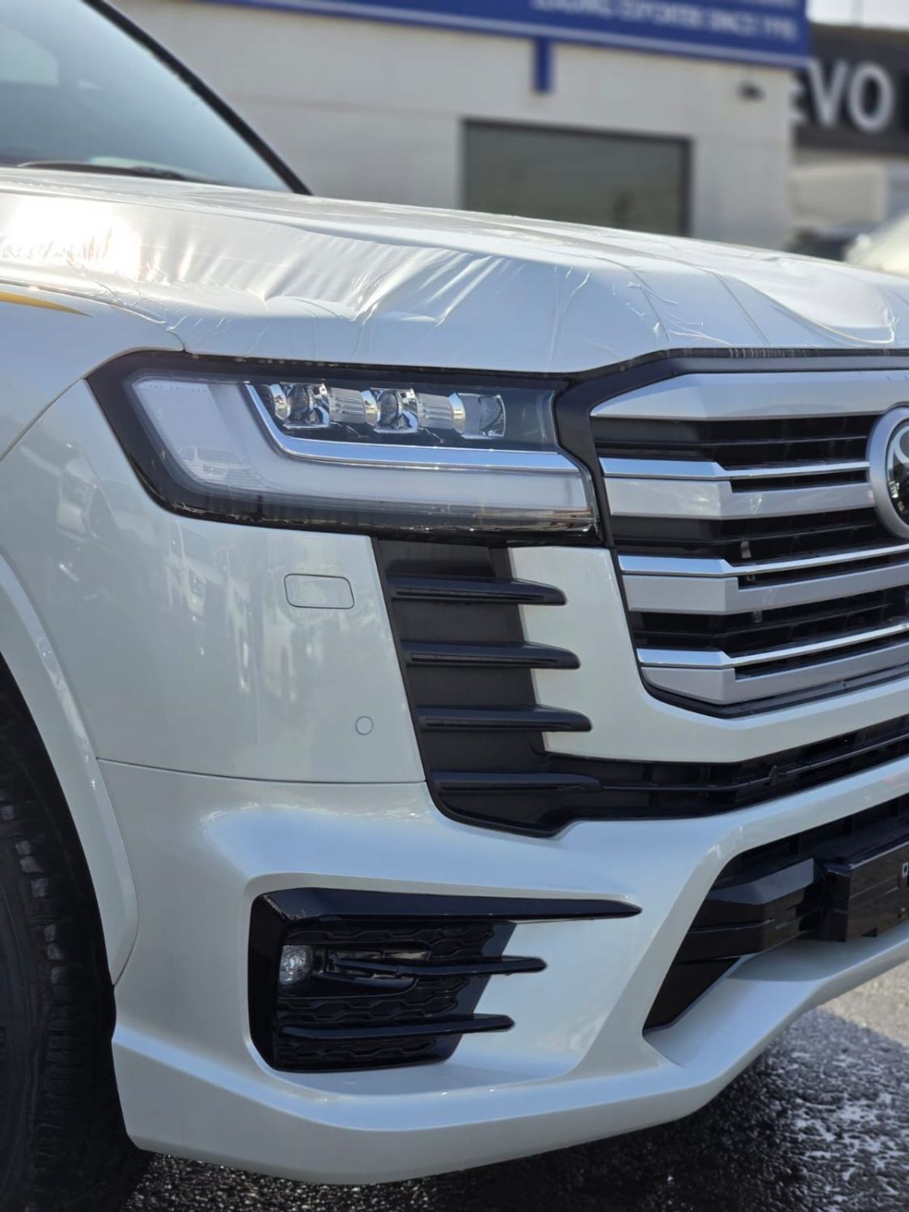 Toyota Land Cruiser LC300 4.0L VXR PETROL A/T 7 SEATER FULL OPTION