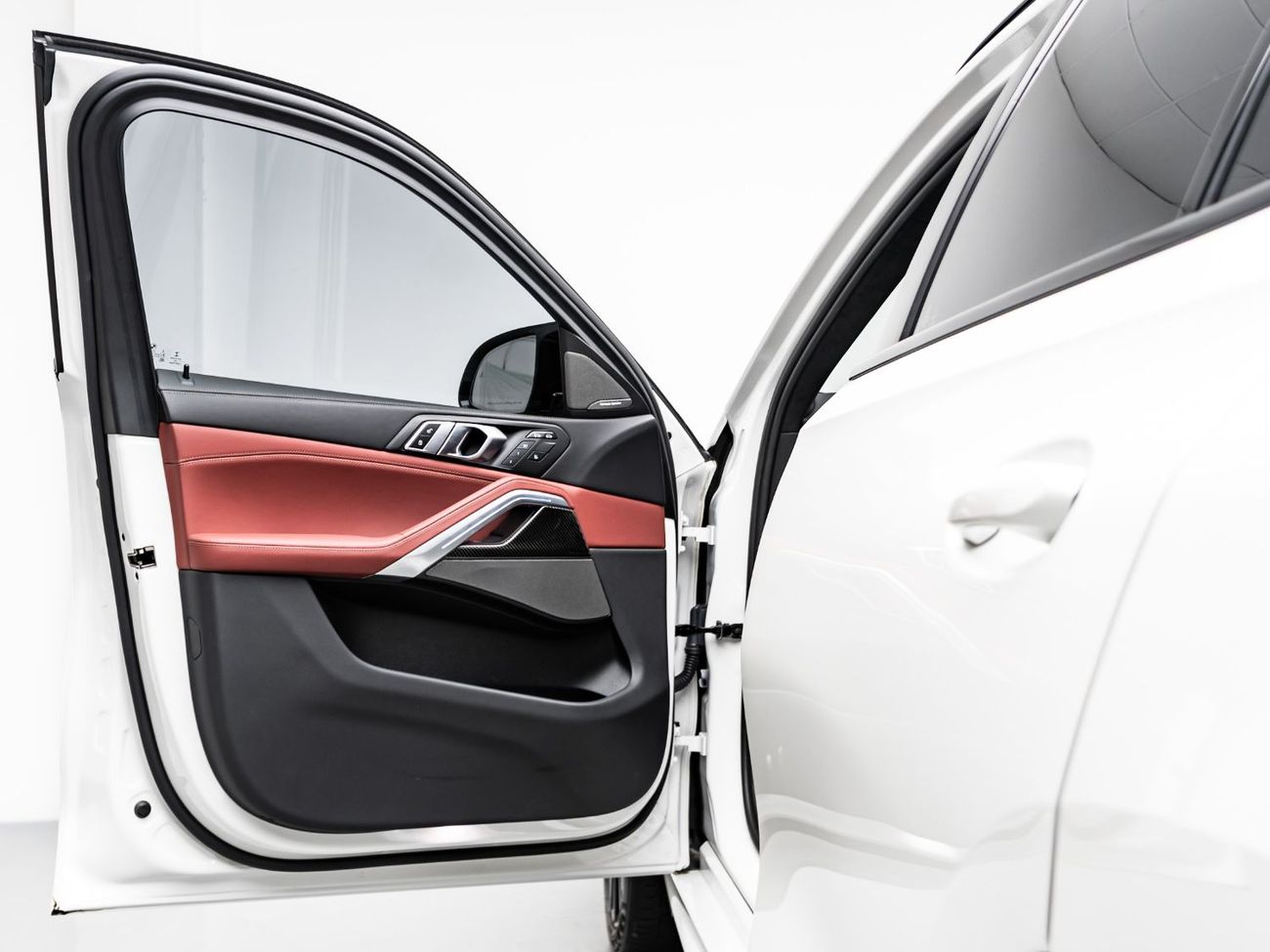 BMW X6 2024 BMW X5 M60i, July 2027 BMW Warranty + Service Contract, Low KMs, GCC