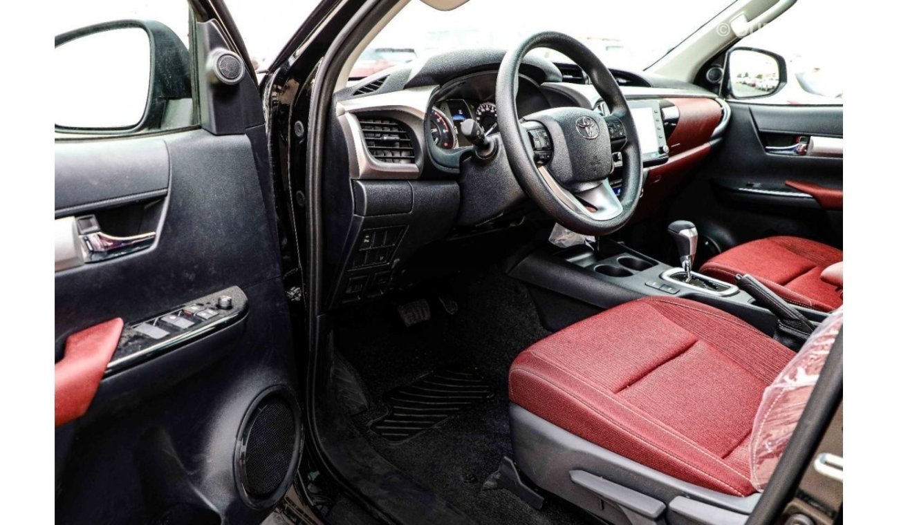 تويوتا هيلوكس Get 2023 Toyota Hilux 4x4 DC 2.8 D AT SR5 - Black inside Maroon