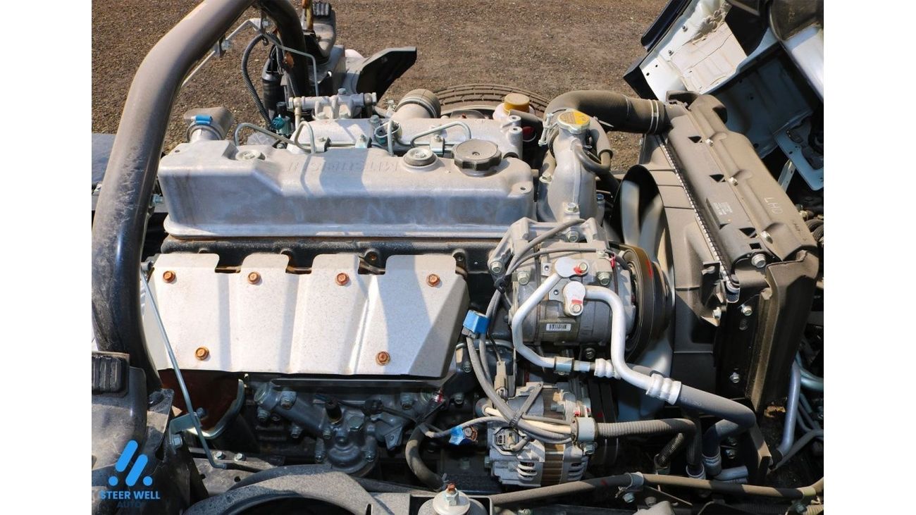 Mitsubishi Fuso Canter 2023 4D33-7A 4×2 Diesel 2.7L M/T 2.5 Ton Short