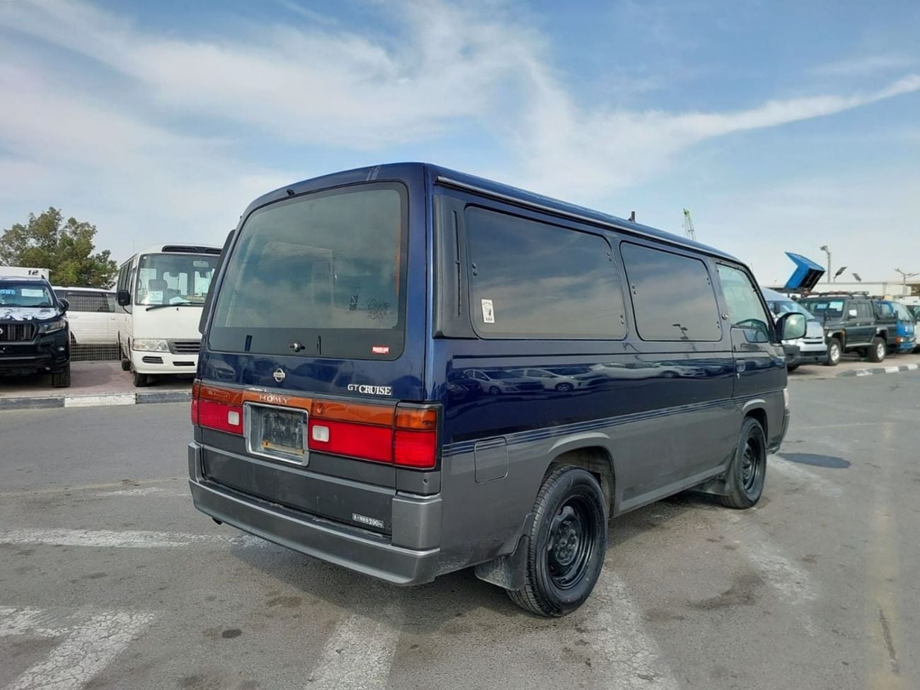 نيسان كارافان (RAMADAN OFFER) NISSAN CARAVAN VAN RHD 1996 MODEL 2.7 L DIESEL AUTOMATIC(PM63936)