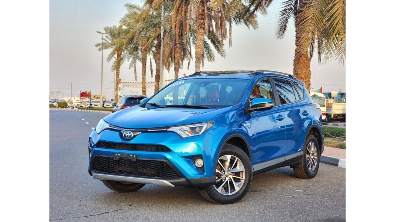 2017 Rava Xle Used Toyota RAV4 RAV4 XLE HYBRID 2017 for sale in Dubai - 705808