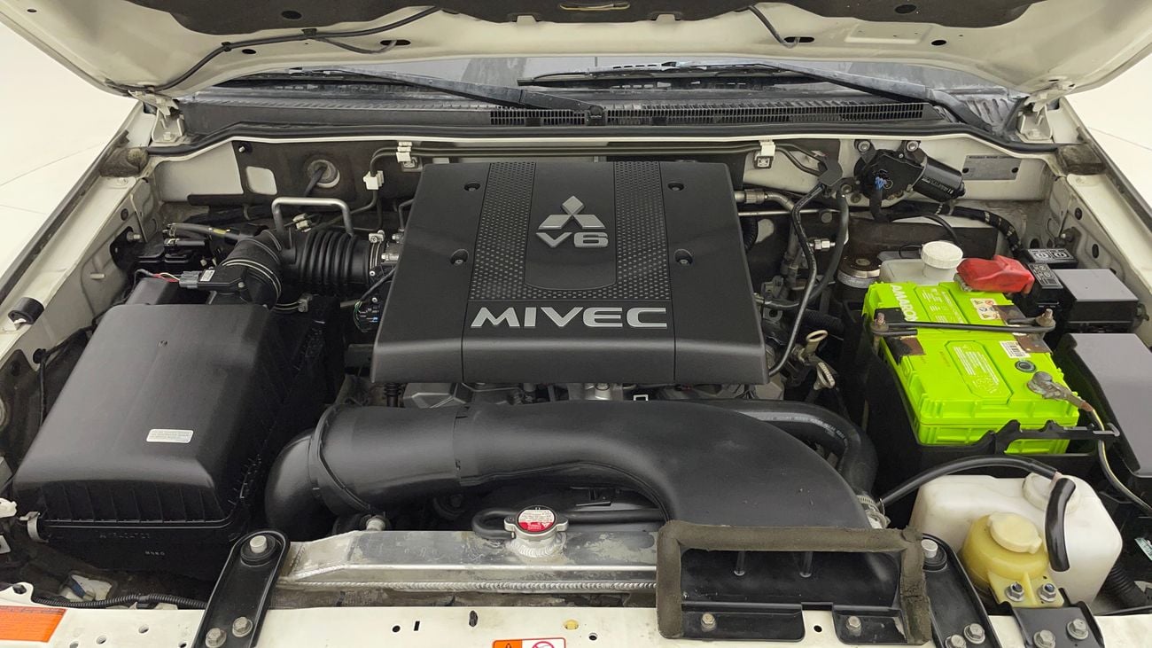 ميتسوبيشي باجيرو GLS HIGHLINE 3.8 | بدون دفعة مقدمة | اختبار القيادة في المنزل