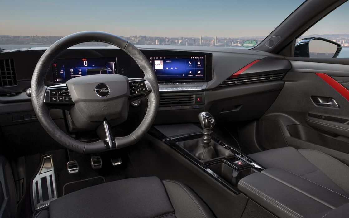 Opel Astra interior - Cockpit