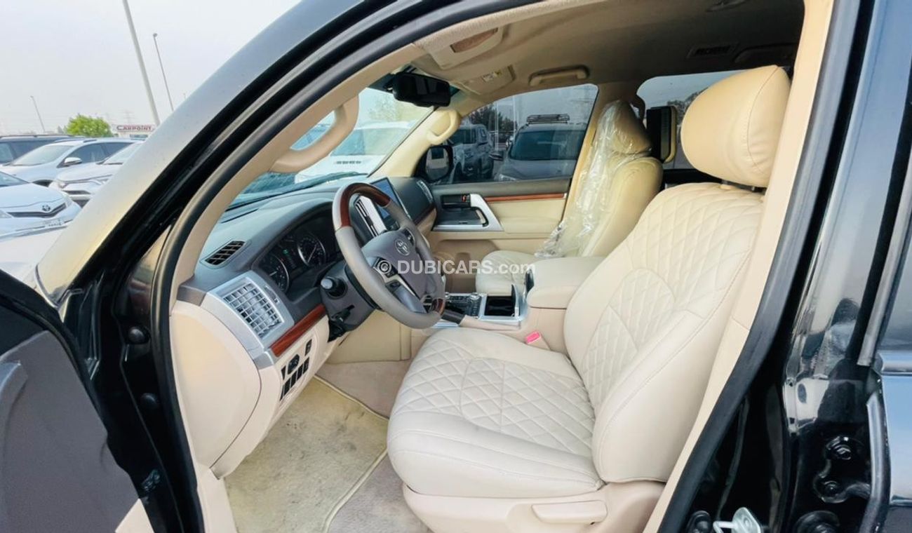 Toyota Land Cruiser 2013 GXR [Face-Lifted 2021] GCC Specs 4.0CC 6 Cylinders Petrol Rear Entertainment Perfect Condition 