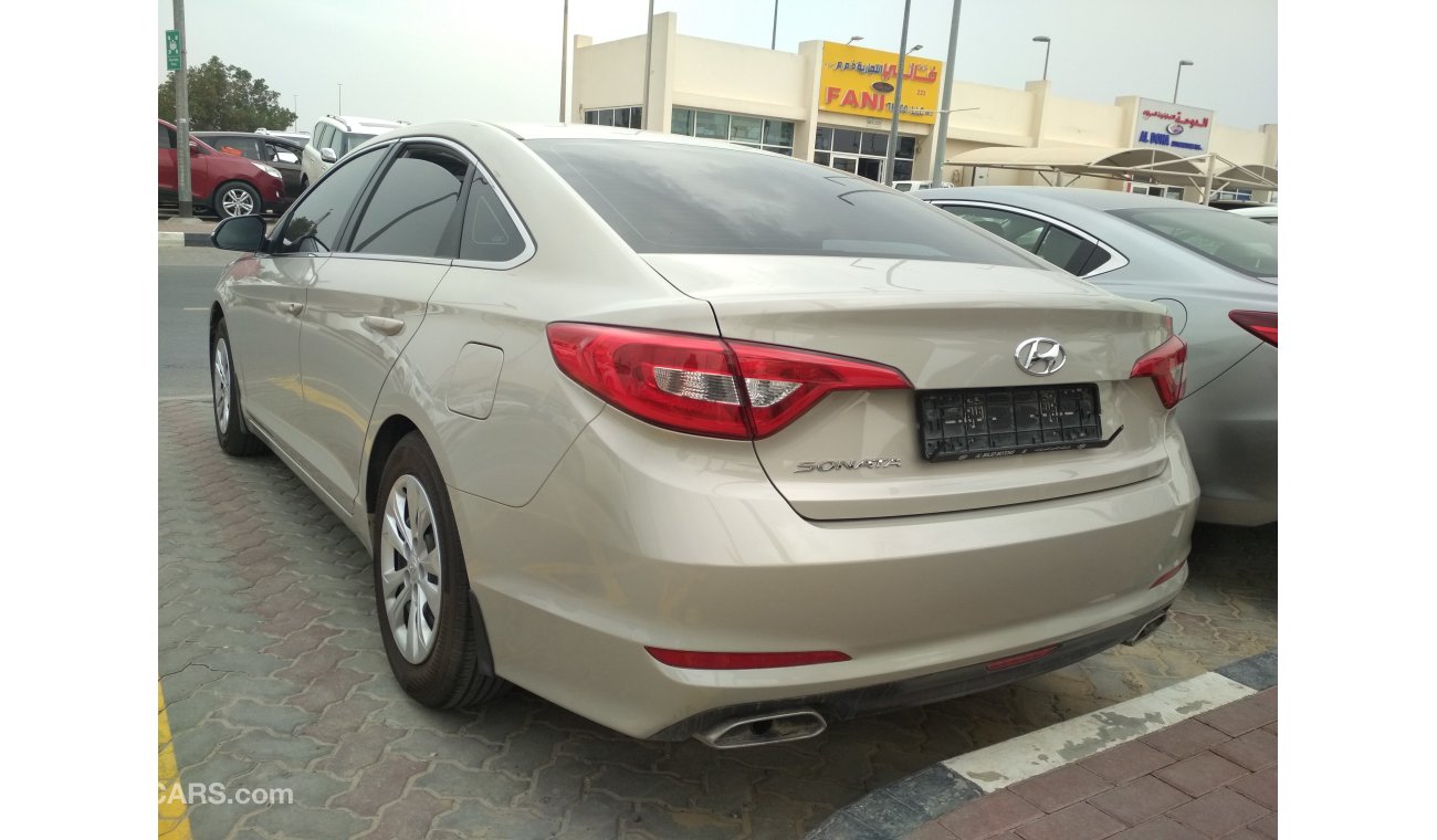 Hyundai Sonata 2017 BEIGE GCC NO REPAINT NO ACCIDENT PERFECT